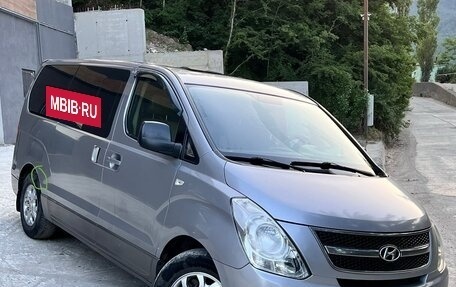 Hyundai Grand Starex Grand Starex I рестайлинг 2, 2012 год, 1 800 000 рублей, 2 фотография