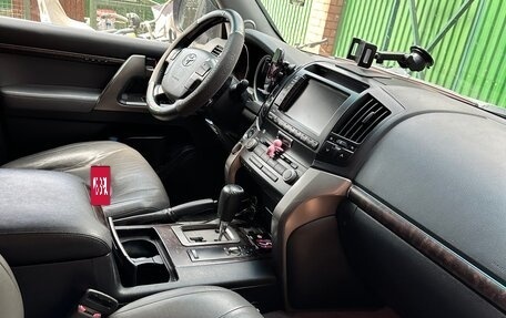 Toyota Land Cruiser 200, 2010 год, 3 300 000 рублей, 6 фотография