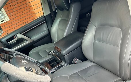 Toyota Land Cruiser 200, 2010 год, 3 300 000 рублей, 9 фотография
