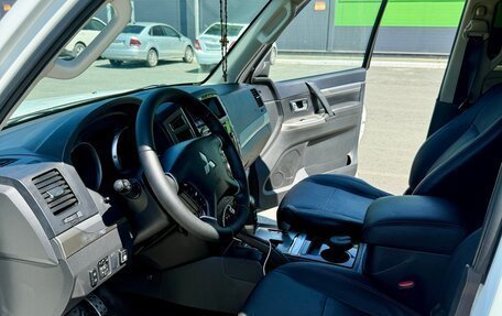 Mitsubishi Pajero IV, 2014 год, 2 600 000 рублей, 9 фотография