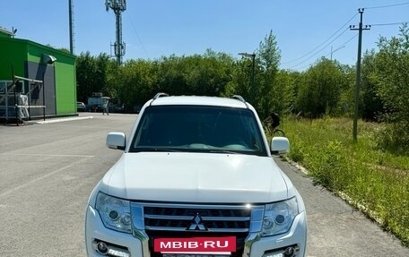 Mitsubishi Pajero IV, 2014 год, 2 600 000 рублей, 2 фотография