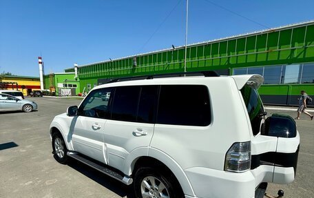 Mitsubishi Pajero IV, 2014 год, 2 600 000 рублей, 5 фотография