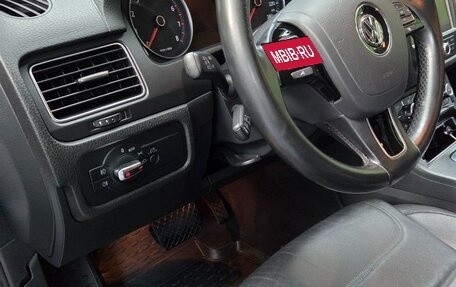 Volkswagen Touareg III, 2010 год, 2 фотография