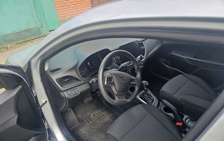 Hyundai Solaris II рестайлинг, 2021 год, 1 650 000 рублей, 14 фотография