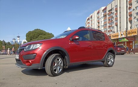 Renault Sandero II рестайлинг, 2018 год, 820 000 рублей, 2 фотография