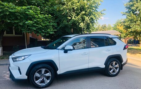 Toyota RAV4, 2020 год, 2 590 000 рублей, 1 фотография