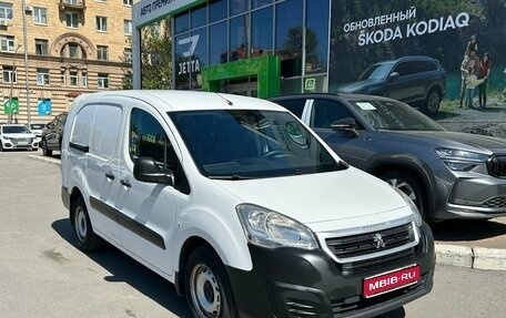Peugeot Partner II рестайлинг 2, 2017 год, 1 599 000 рублей, 1 фотография