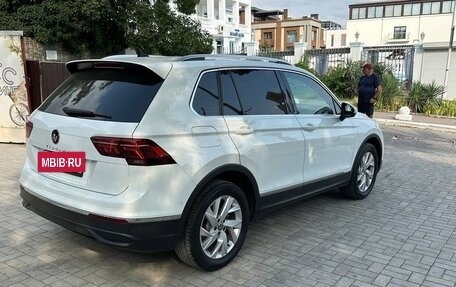 Volkswagen Tiguan II, 2021 год, 3 250 000 рублей, 2 фотография