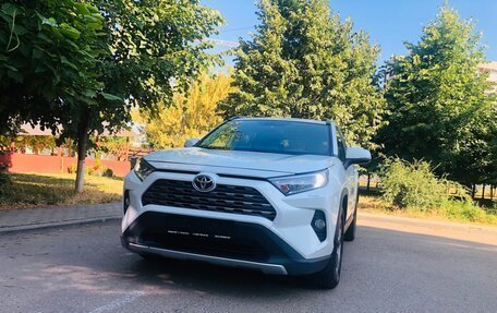 Toyota RAV4, 2020 год, 2 590 000 рублей, 4 фотография
