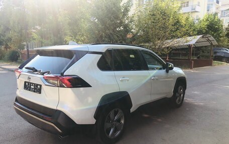 Toyota RAV4, 2020 год, 2 590 000 рублей, 6 фотография
