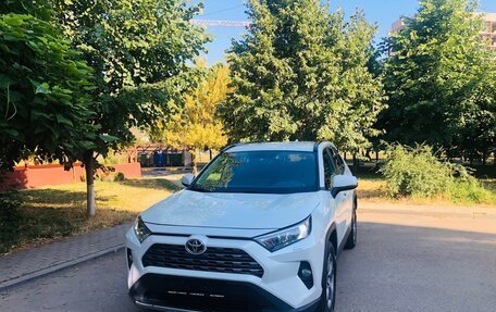 Toyota RAV4, 2020 год, 2 590 000 рублей, 3 фотография