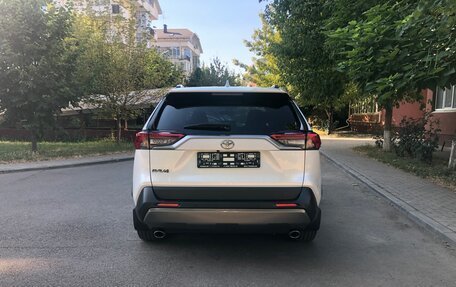 Toyota RAV4, 2020 год, 2 590 000 рублей, 10 фотография
