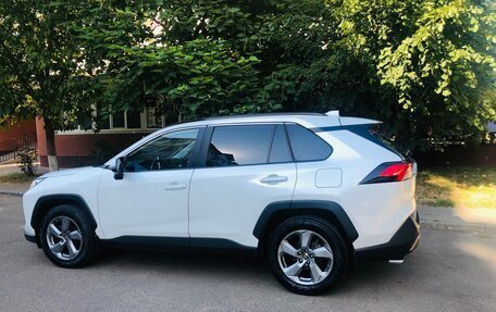 Toyota RAV4, 2020 год, 2 590 000 рублей, 9 фотография