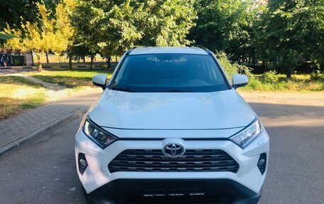 Toyota RAV4, 2020 год, 2 590 000 рублей, 18 фотография
