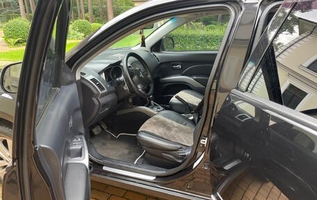 Mitsubishi Outlander III рестайлинг 3, 2008 год, 1 050 000 рублей, 10 фотография