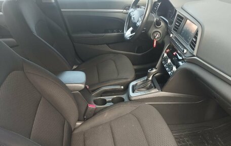 Hyundai Elantra VI рестайлинг, 2020 год, 1 850 000 рублей, 10 фотография