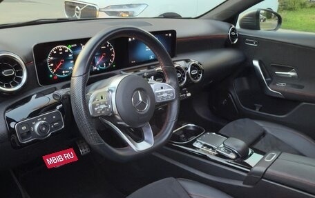 Mercedes-Benz A-Класс, 2018 год, 2 800 000 рублей, 15 фотография