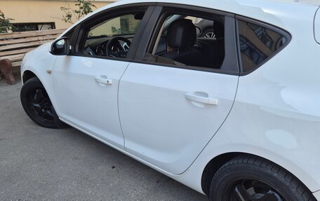 Opel Astra J, 2011 год, 825 000 рублей, 5 фотография