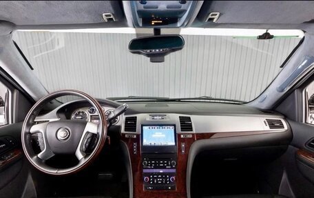 Cadillac Escalade III, 2011 год, 3 000 000 рублей, 19 фотография