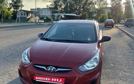 Hyundai Solaris II рестайлинг, 2011 год, 530 000 рублей, 2 фотография