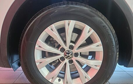 Volkswagen Tiguan II, 2021 год, 2 185 000 рублей, 19 фотография