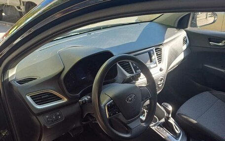 Hyundai Solaris II рестайлинг, 2021 год, 1 530 000 рублей, 8 фотография