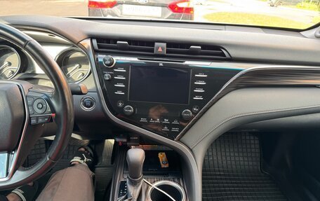 Toyota Camry, 2019 год, 2 835 000 рублей, 8 фотография