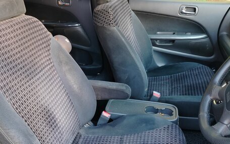 Honda Stream I рестайлинг, 2002 год, 425 000 рублей, 12 фотография