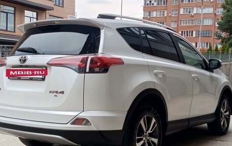 Toyota RAV4, 2018 год, 2 200 000 рублей, 22 фотография