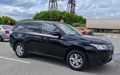 Mitsubishi Outlander III рестайлинг 3, 2013 год, 1 570 000 рублей, 9 фотография