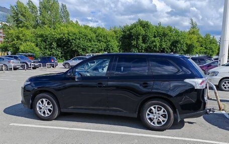 Mitsubishi Outlander III рестайлинг 3, 2013 год, 1 570 000 рублей, 11 фотография