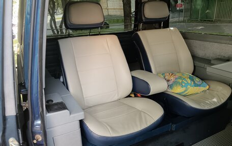 Volkswagen Caravelle T3, 1988 год, 2 500 000 рублей, 25 фотография