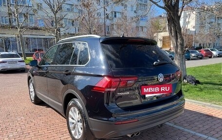 Volkswagen Tiguan II, 2018 год, 2 150 000 рублей, 3 фотография