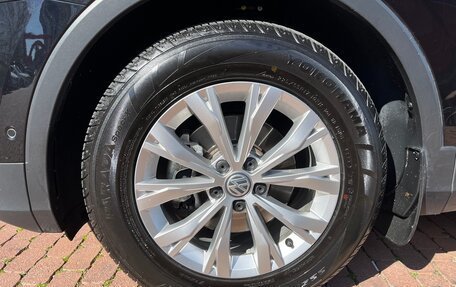 Volkswagen Tiguan II, 2018 год, 2 150 000 рублей, 11 фотография