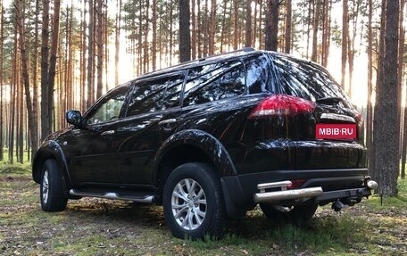 Mitsubishi Pajero Sport II рестайлинг, 2015 год, 2 600 000 рублей, 23 фотография