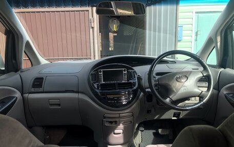 Toyota Estima III рестайлинг -2, 2002 год, 750 000 рублей, 8 фотография