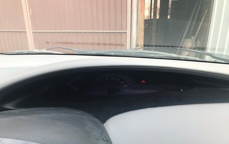 Toyota Estima III рестайлинг -2, 2002 год, 750 000 рублей, 12 фотография