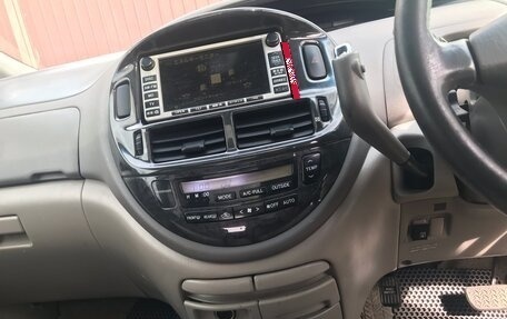 Toyota Estima III рестайлинг -2, 2002 год, 750 000 рублей, 15 фотография