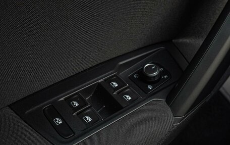 Volkswagen Tiguan II, 2020 год, 2 980 000 рублей, 18 фотография