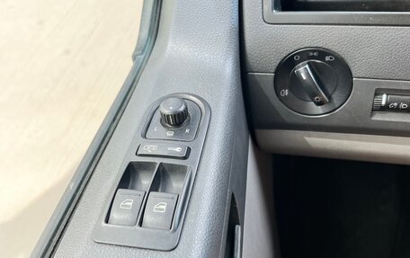 Volkswagen Transporter T5 рестайлинг, 2004 год, 1 050 000 рублей, 7 фотография