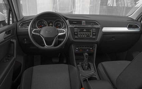Volkswagen Tiguan II, 2021 год, 2 730 000 рублей, 6 фотография