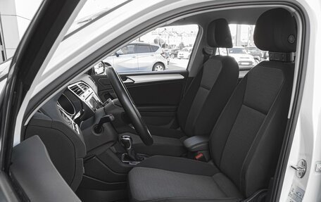 Volkswagen Tiguan II, 2021 год, 2 730 000 рублей, 10 фотография