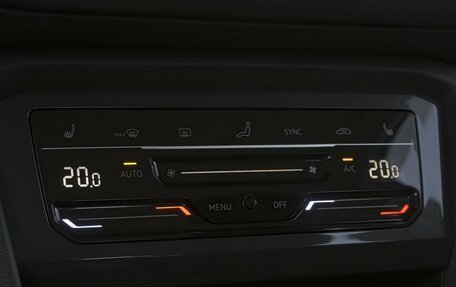 Volkswagen Tiguan II, 2021 год, 2 730 000 рублей, 12 фотография