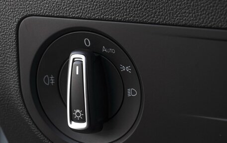 Volkswagen Tiguan II, 2021 год, 2 730 000 рублей, 15 фотография