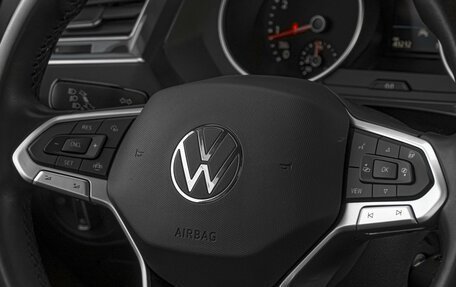 Volkswagen Tiguan II, 2021 год, 2 730 000 рублей, 17 фотография