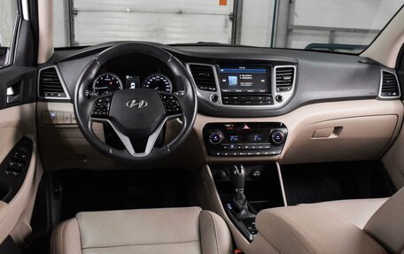 Hyundai Tucson III, 2017 год, 1 995 000 рублей, 6 фотография