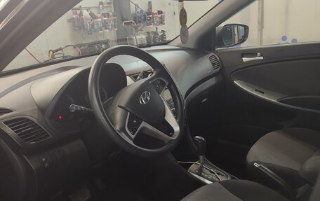 Hyundai Solaris II рестайлинг, 2013 год, 780 000 рублей, 3 фотография