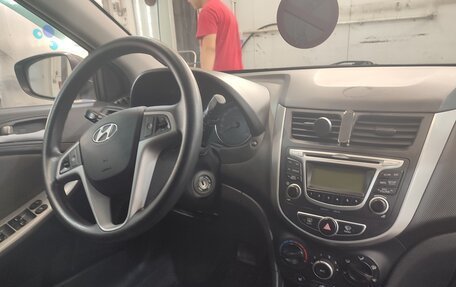 Hyundai Solaris II рестайлинг, 2013 год, 780 000 рублей, 6 фотография
