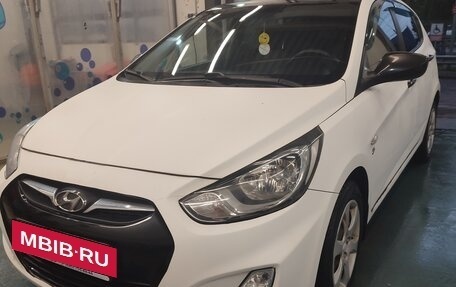 Hyundai Solaris II рестайлинг, 2013 год, 780 000 рублей, 13 фотография