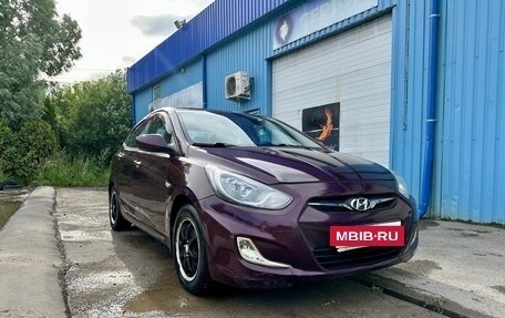 Hyundai Solaris II рестайлинг, 2011 год, 700 000 рублей, 3 фотография
